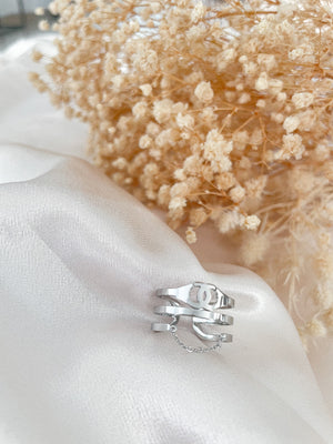 
                  
                    Charger l&amp;#39;image dans la galerie, Bague menotte silver
                  
                
