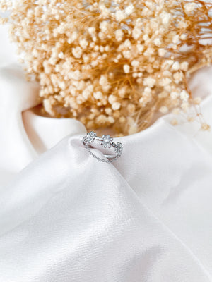 
                  
                    Charger l&amp;#39;image dans la galerie, Bague fleur silver
                  
                
