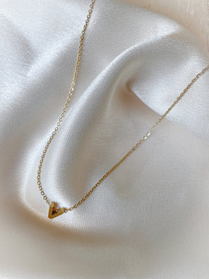 
                  
                    Charger l&amp;#39;image dans la galerie, Collier lettre gold (A à Z)
                  
                
